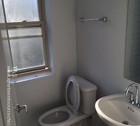 4th image of 925 W Carmen Ave APT 3D
