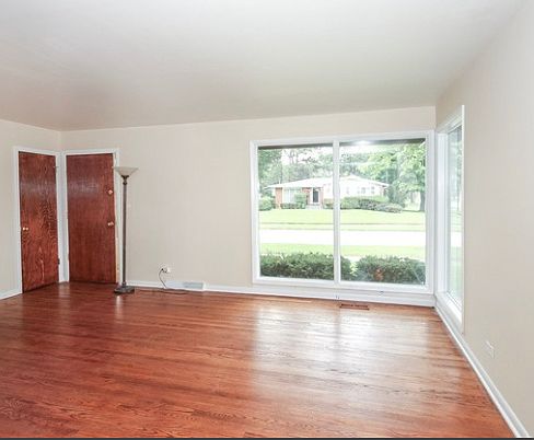 5th image of 600 E Greenwood Dr