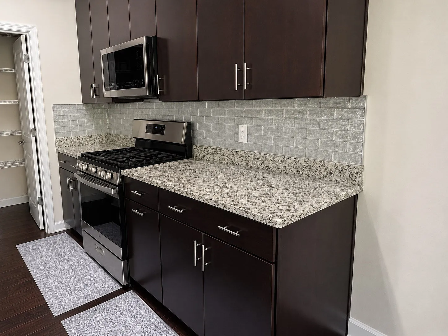 2 bed, 2.5 bath, 1883 sqft, $3,875 — Photo 3