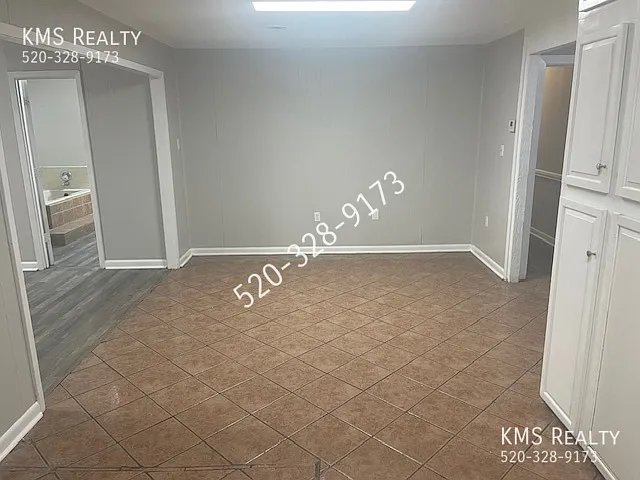 221 Southbrook Dr — Photo 6
