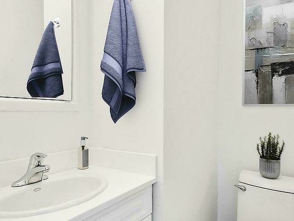 4th image of 254 E 68th St APT 17F
