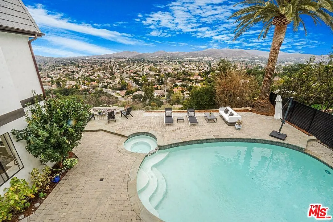 5 bed, 6.0 bath, 4794 sqft, $22,500 — Photo 3