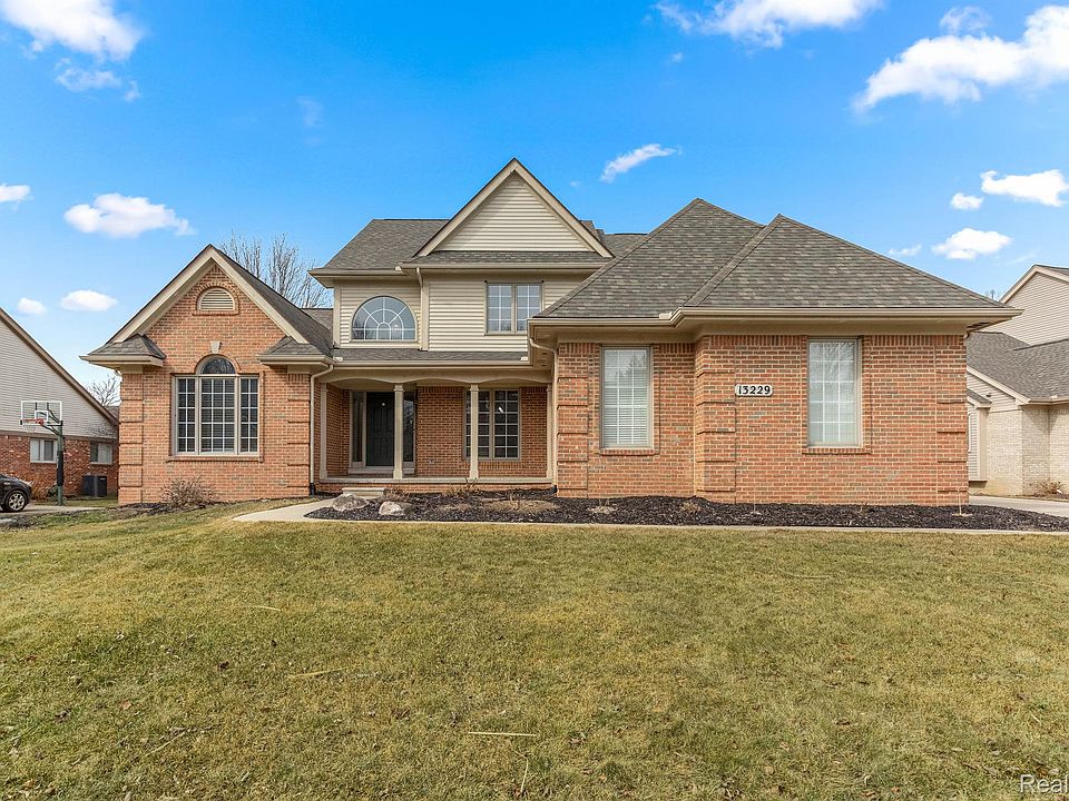1st image of 13229 Glenmore Ct