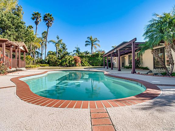 5th image of 2336 Cortina Cir
