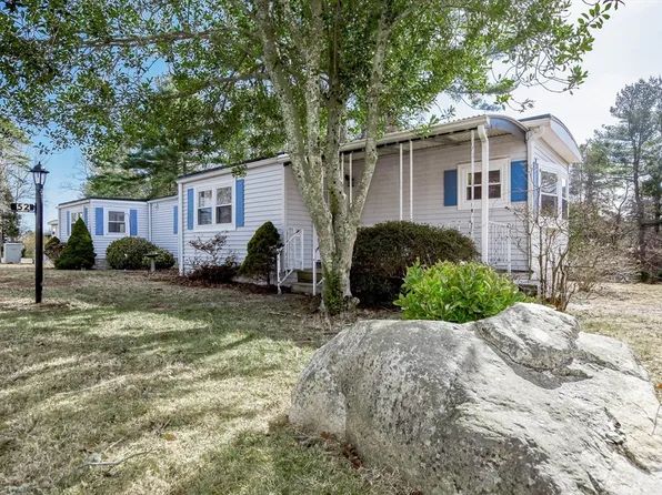 52 Holiday Dr, West Wareham, MA 02576
