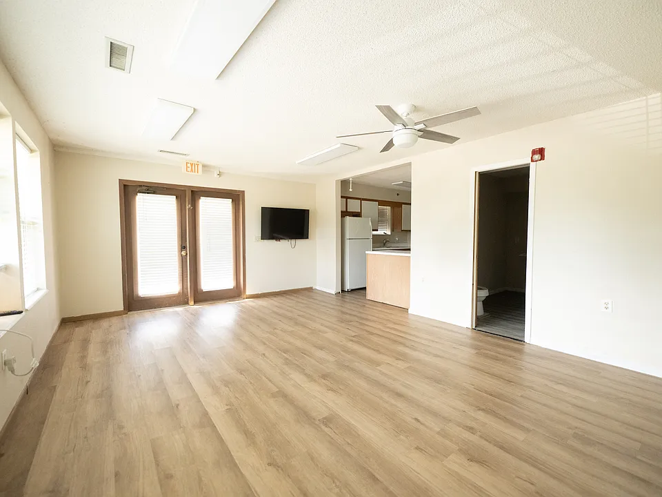201 N Cedar St #9