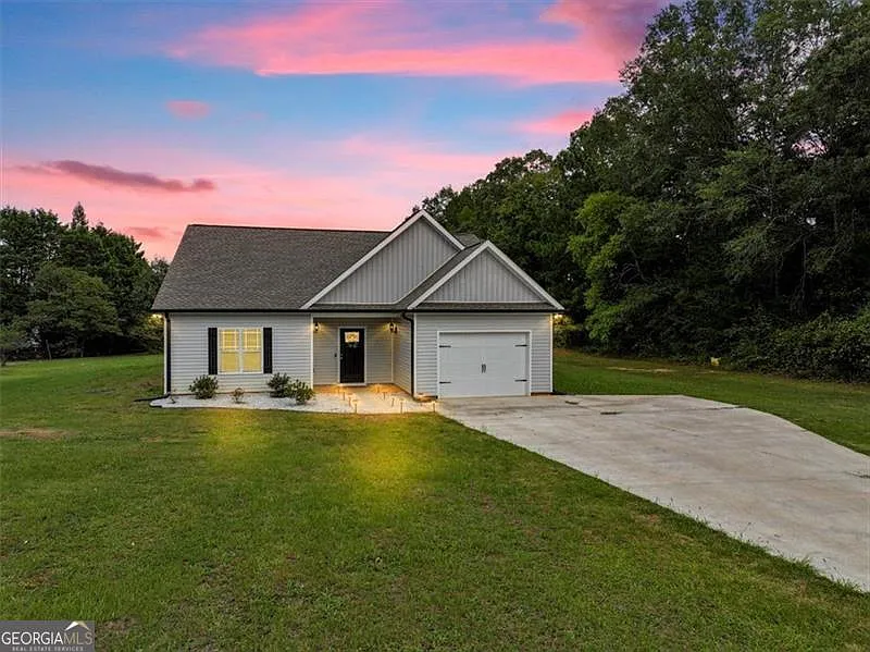 112 Jessica Dr photo 1
