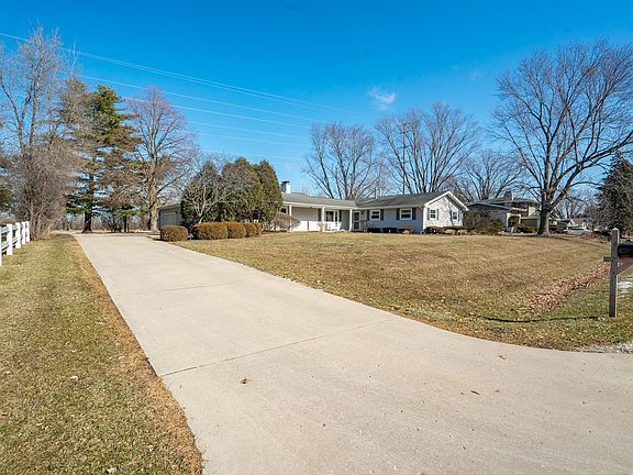 3rd image of 23412 Copper Dr