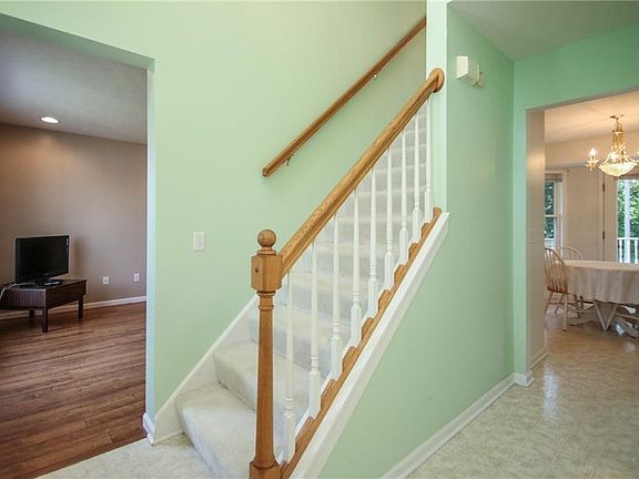 3rd image of 1063 Fawn Wood Dr