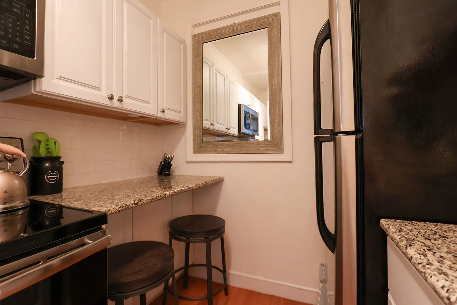1 bed, 1.0 bath, 592 sqft, $3,141 — Photo 4