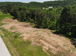 Ridge Ave, Cambridge, OH 43725