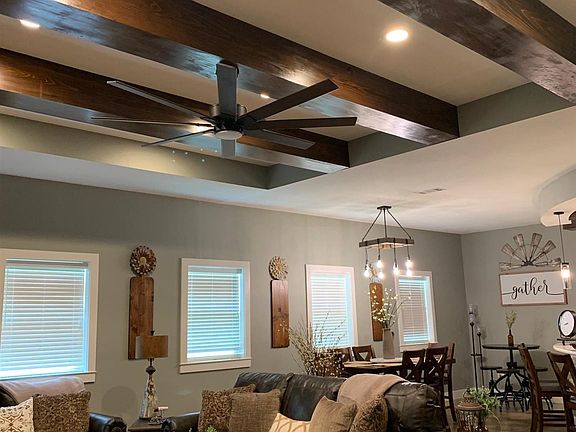 4th image of 155 Angelina Dr