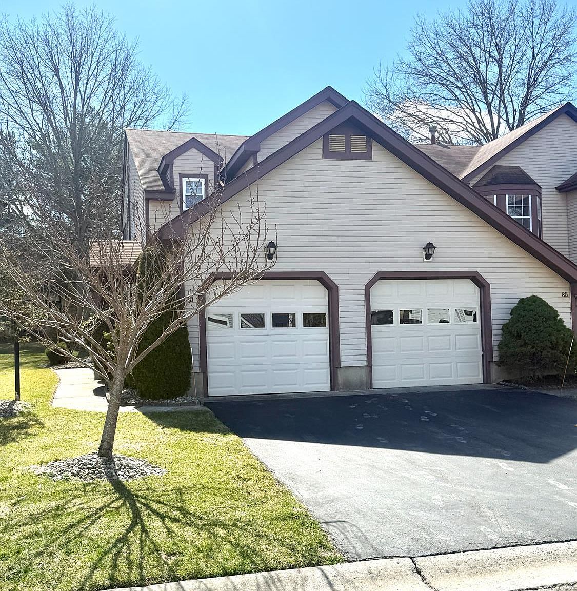 8 Ingram Dr #D