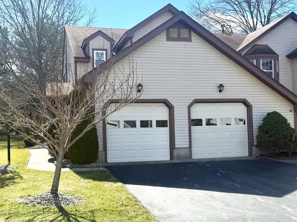 8 Ingram Dr #D, Monroe Township, NJ 08831