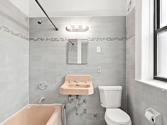 4th image of 357 Sterling Pl APT 1C