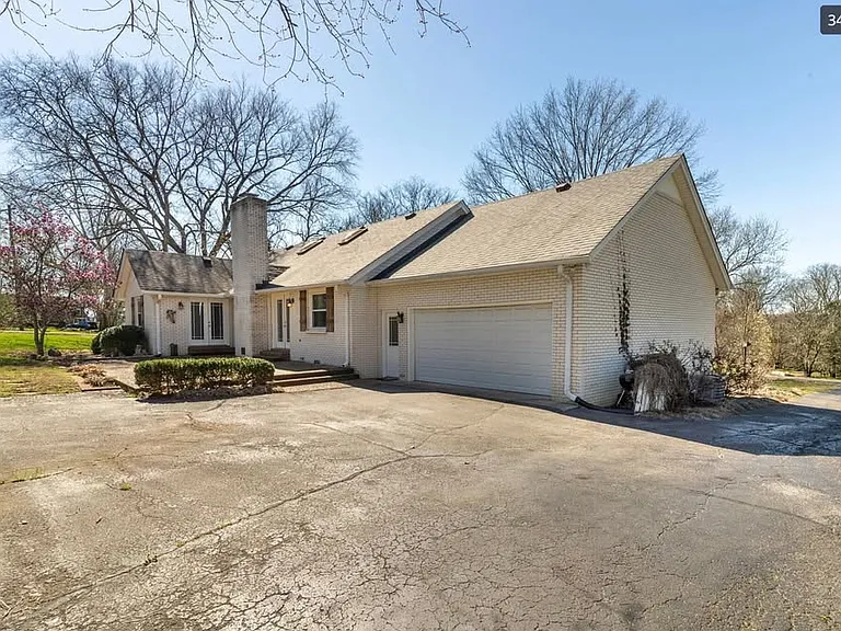 100 Bluegrass Cv — Photo 27