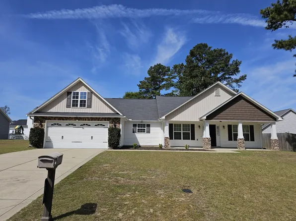 4652 Cedar Pass Dr, Hope Mills, NC 28348