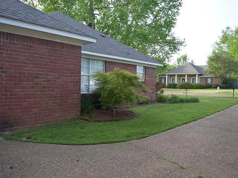 128 Eastwood Dr — Photo 19