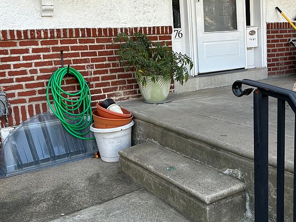 3rd image of 176 Blackburn Ave