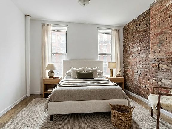 3rd image of 164 Ludlow St APT 8