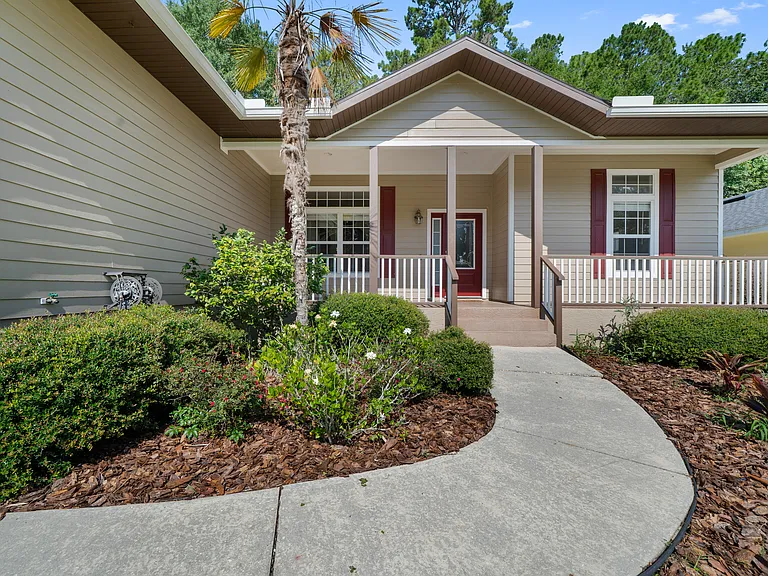 10538 Palmetto Blvd — Photo 2