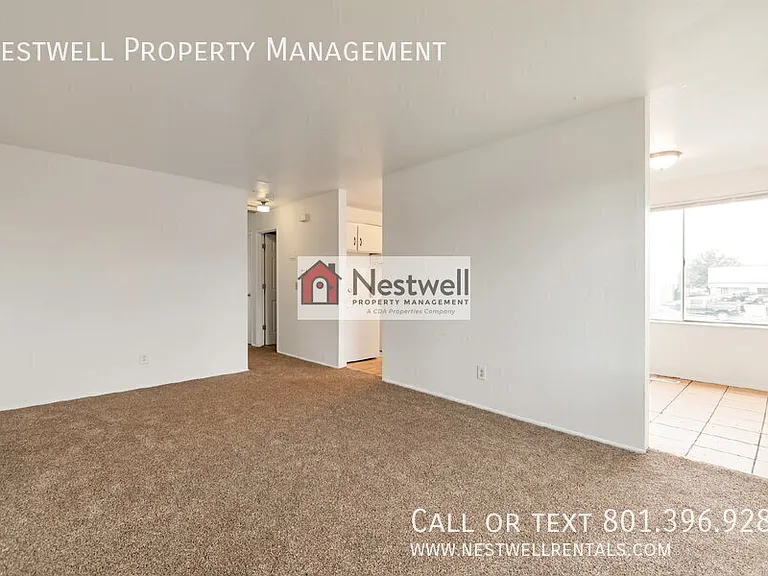 1881 W Lake Park Dr #4 — Photo 2