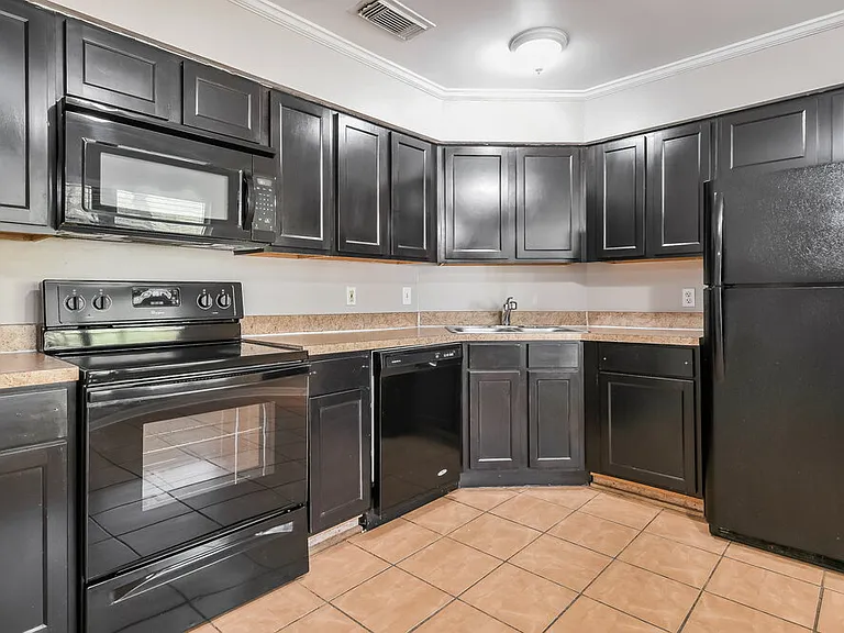 2629 Saffron Dr — Photo 8