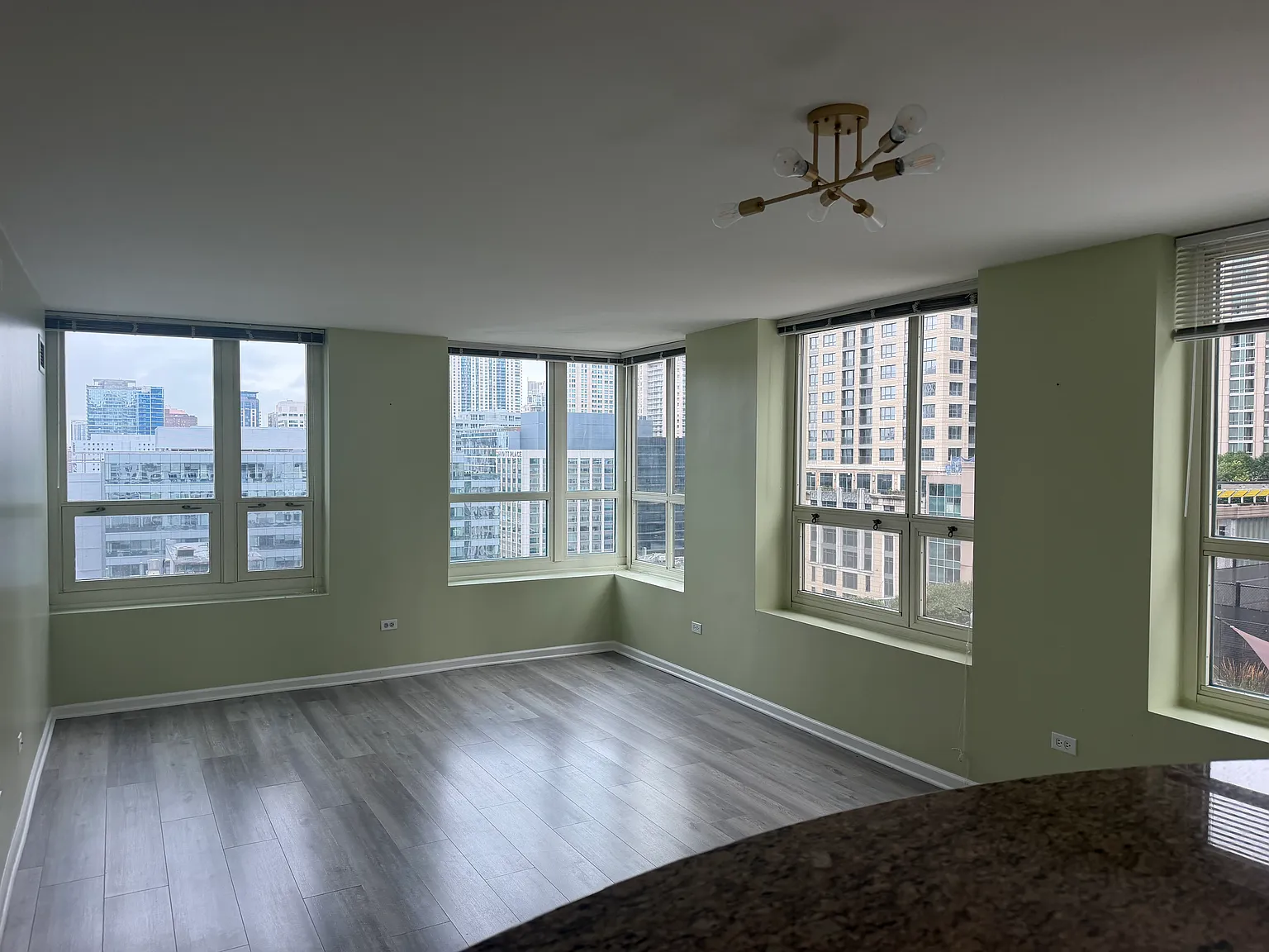 1 bed, 880 sqft, $2,700 — Photo 1