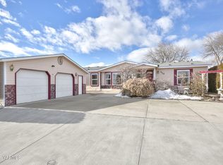 704 Solar Fun Dr, Yakima, WA 98901