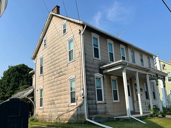 3rd image of 122 W Front St