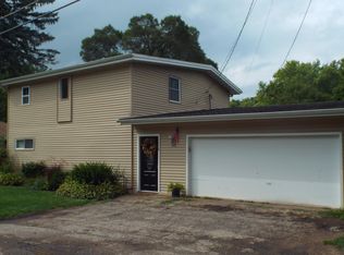 W1024 Geranium Rd, Genoa City, WI 53128