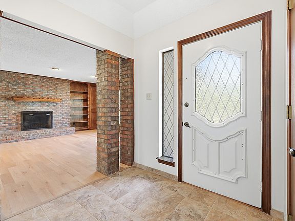 2nd image of 716 Sugar Tree Ct