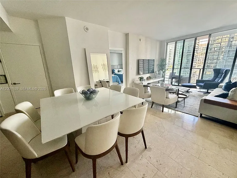 88 SW 7th St #1109 — Photo 10