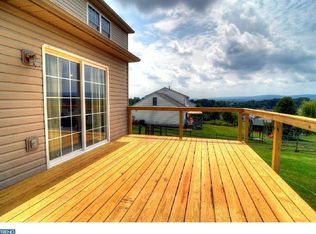 109 Grays Run Ln, Douglassville, PA 19518