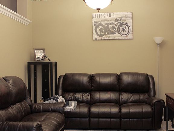 4th image of 3250 Forest Hill Dr