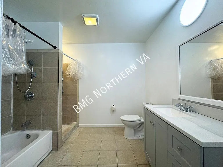 158 Baker St — Photo 26