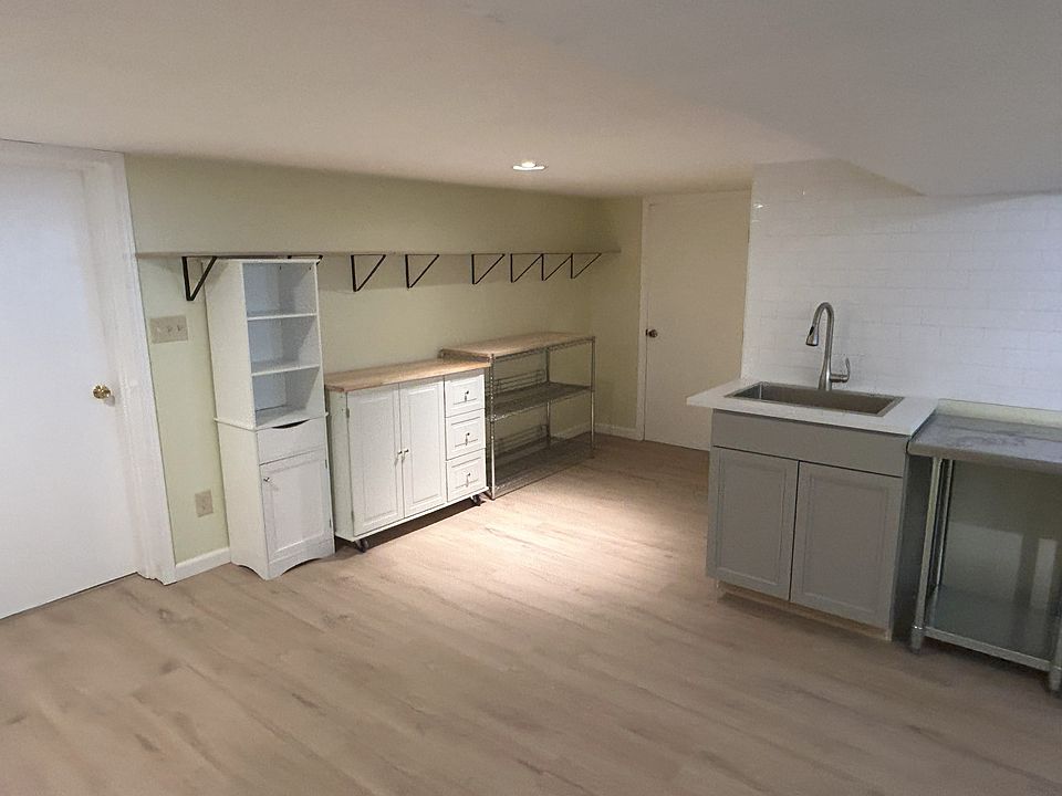 Kitchen/Living Room Area