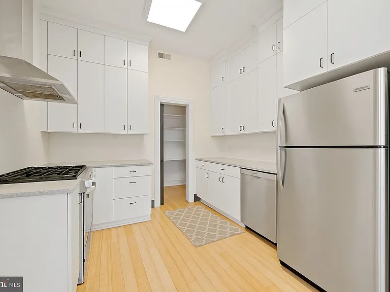 415 William St #A — Photo 5