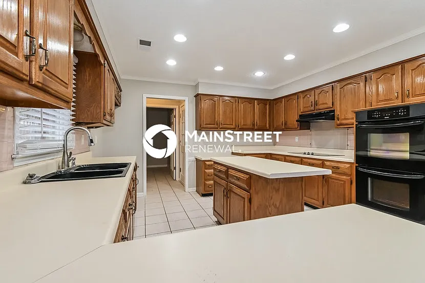 2231 Oak Hollow Ln — Photo 4