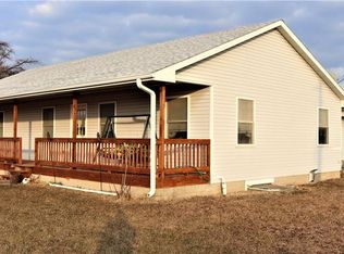 18499 170th St, Perry, IA 50220