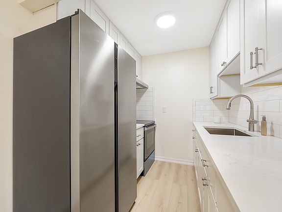 3rd image of 232 Lawton Ave APT 2