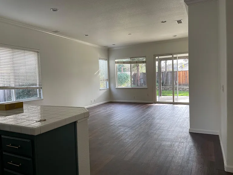 2608 Nevelson Ct — Photo 6