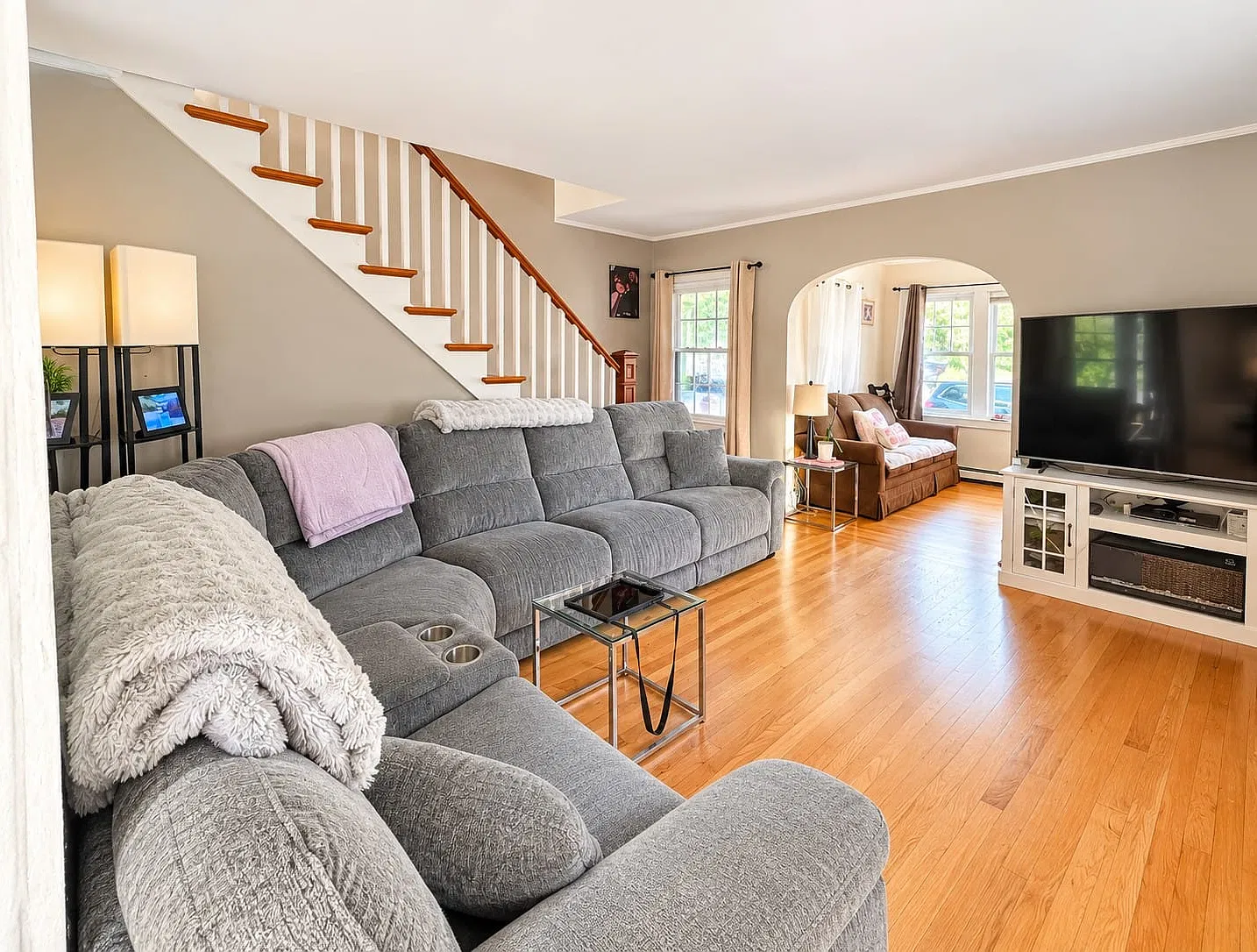 3 bed, 2.0 bath, 1700 sqft, $3,700 — Photo 3