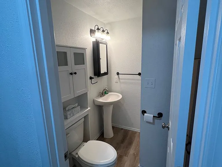 112 G St NW — Photo 9