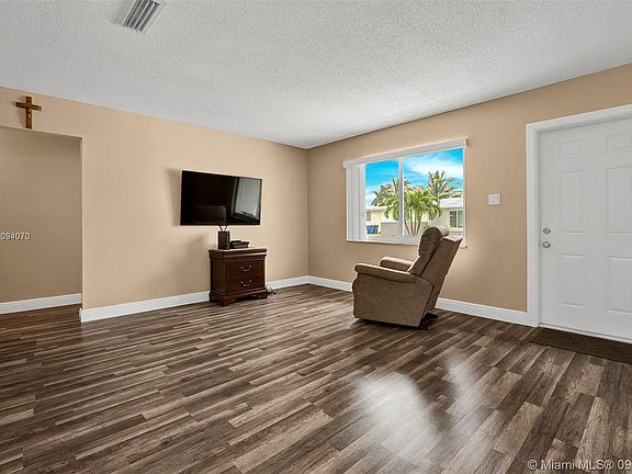 3rd image of 6945 NW 10th Ct