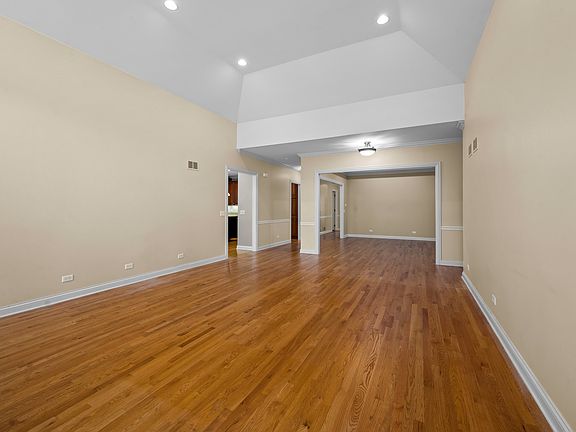 5th image of 130 S Bradford Ct