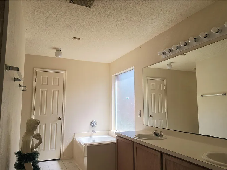 13519 Elder Bridge Dr — Photo 11