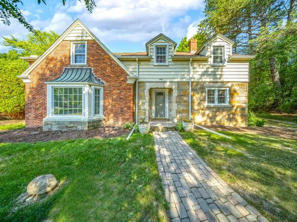 60 Devon Rd, Bloomfield Hills, MI 48302