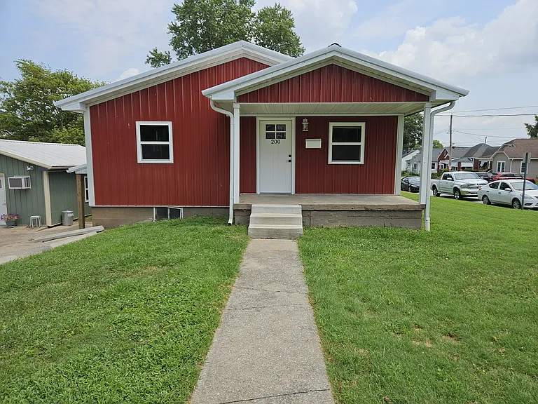 200 N Farmington Rd — Photo 1
