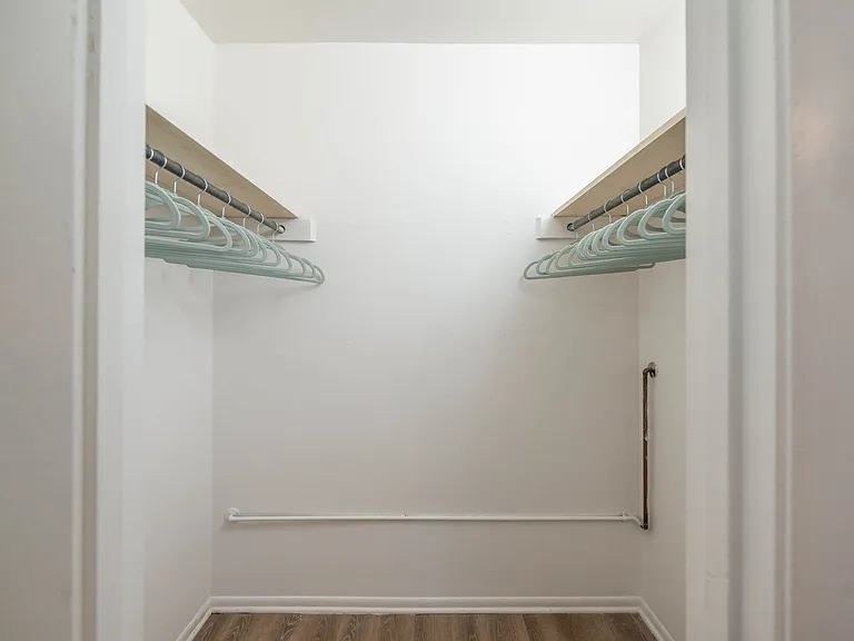 Camelot Apartments — Photo 57
